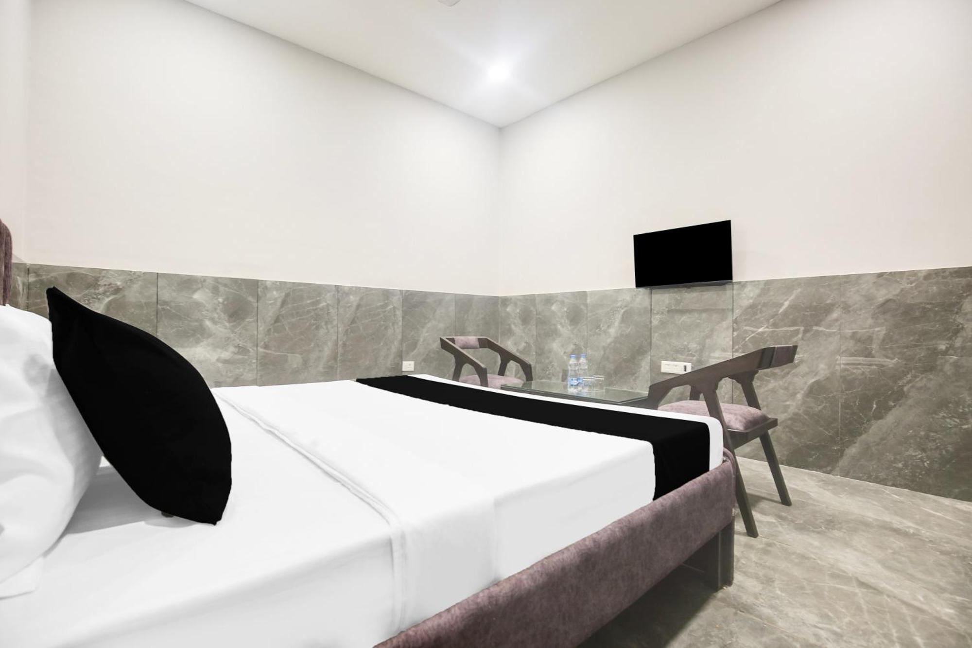 Hotel O Ravi & Banquet Lalewal Екстериор снимка